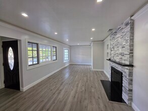 11033 Quill Ave in Los Angeles, CA - Building Photo - Building Photo