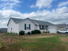 153 Spokane Ct in Bowling Green, KY - Building Photo