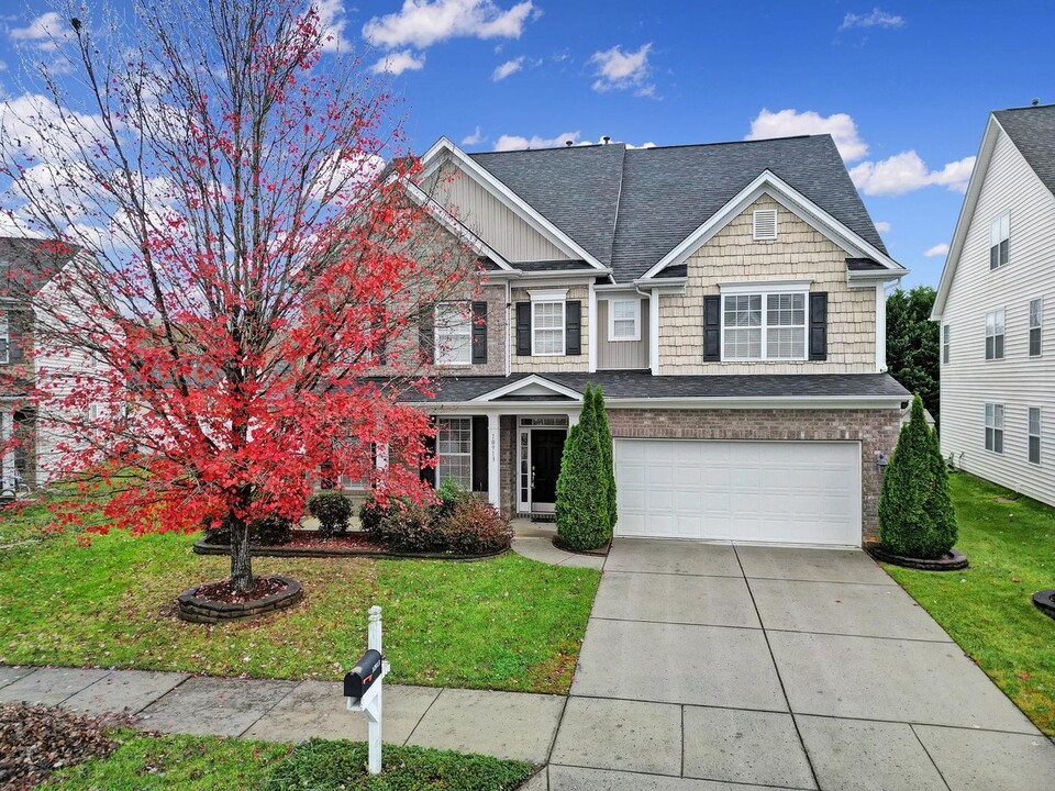 10913 Trout Creek Pl in Davidson, NC - Building Photo