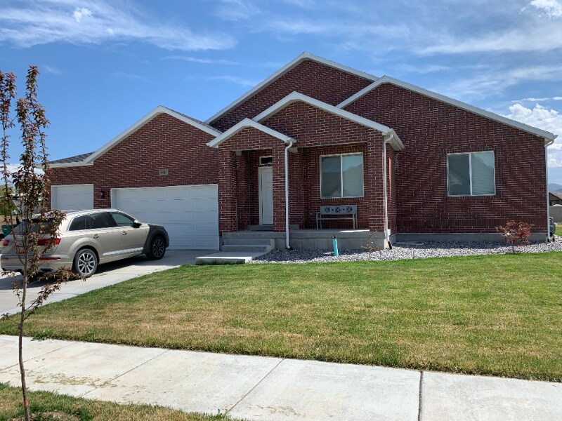 4047 W Adler Rd in Riverton, UT - Building Photo