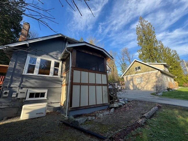 31173 Dewdney Trunk Rd in Mission, BC - Building Photo - Building Photo