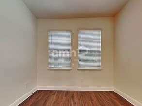27550 St Andrews Ave in Wesley Chapel, FL - Foto de edificio - Building Photo