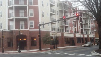 Bayard Plaza in Dover, DE - Building Photo