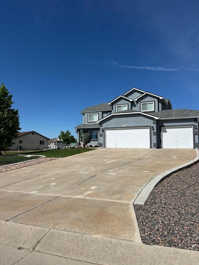 11730 Allendale Dr in Peyton, CO - Building Photo - Building Photo