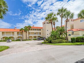 5060 Harmony Cir in Vero Beach, FL - Building Photo - Building Photo