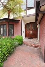 10830 Fairbanks Way in Culver City, CA - Building Photo - Building Photo