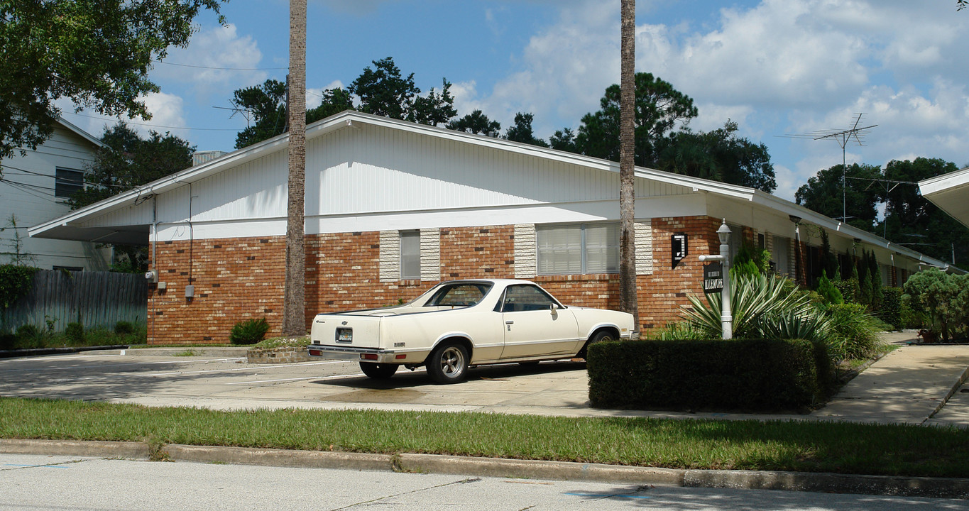 145 W Minnesota Ave in DeLand, FL - Foto de edificio