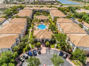 9857 Baywinds Blvd in Royal Palm Beach, FL - Building Photo - Building Photo