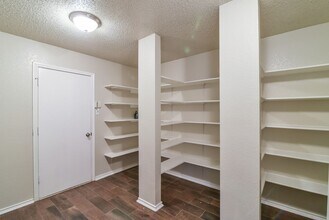 2106 Delaford Dr in Arlington, TX - Building Photo - Building Photo