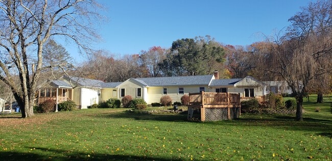 51 Carter Dr in Tolland, CT - Building Photo - Building Photo