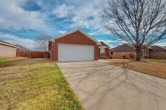 540 Jeffdale Dr in Burleson, TX - Building Photo - Building Photo
