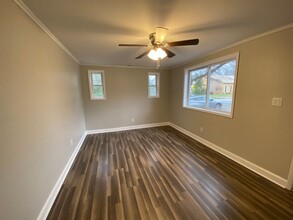 205 Rankin Ave in Mount Holly, NC - Building Photo - Building Photo