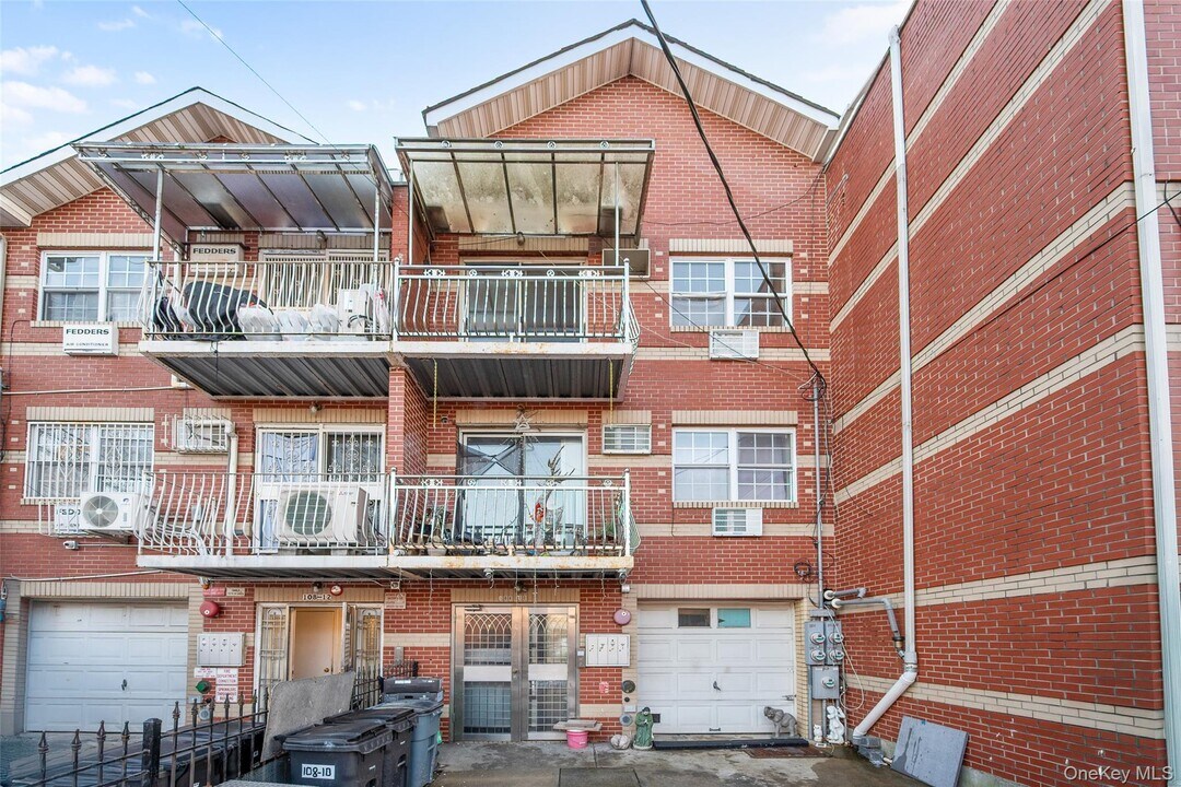 108-10 35th Ave in Queens, NY - Building Photo