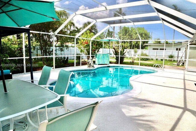 property at 428 N Crescent Dr