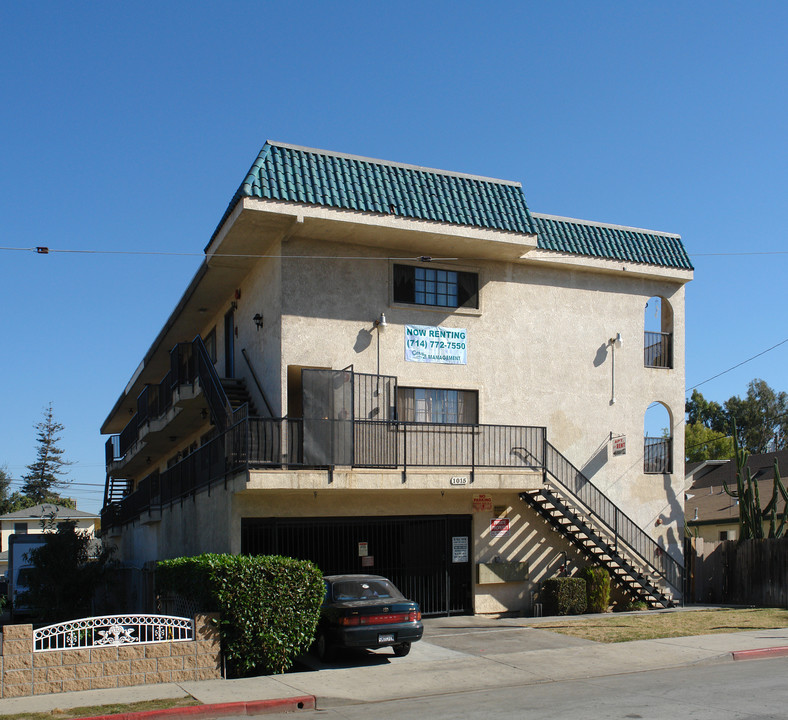 Parton Apartments in Santa Ana, CA - Building Photo