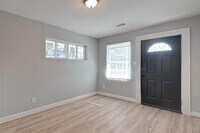 5121 Peachtree St photo'