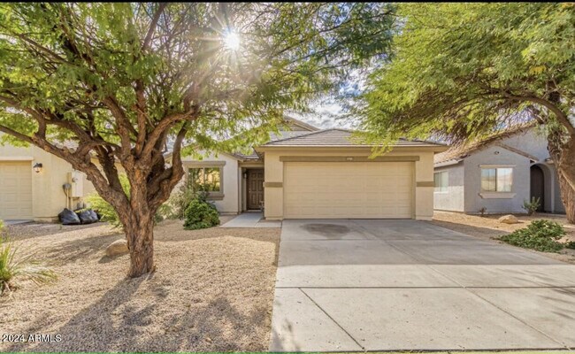 1755 W Desert Canyon Dr in San Tan Valley, AZ - Building Photo - Building Photo