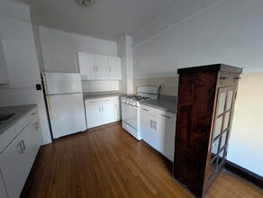 5704 S Harper Ave in Chicago, IL - Building Photo - Building Photo