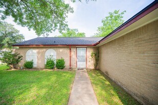 7603 Wovenwood Ln in Houston, TX - Building Photo