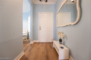 410 Bayfront Pl in Naples, FL - Building Photo