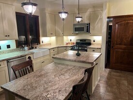 2034 Gillespie St in Santa Barbara, CA - Building Photo