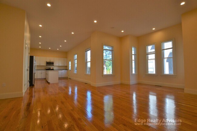 5 Griggs Pl in Boston, MA - Building Photo - Building Photo