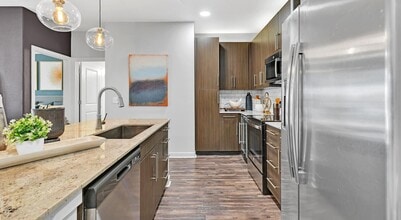 2627 Live Oak St, Unit 1376 in Dallas, TX - Building Photo - Building Photo