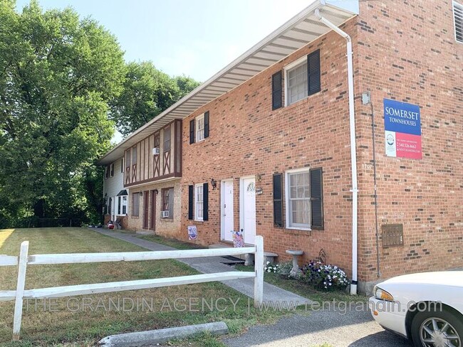 1707 Roanoke Ave SW in Roanoke, VA - Foto de edificio - Building Photo