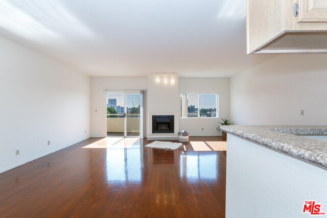 111 S Croft Ave-Unit -302 in Los Angeles, CA - Building Photo - Building Photo