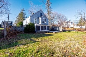 27 Lathrop St in South Hadley, MA - Building Photo - Building Photo