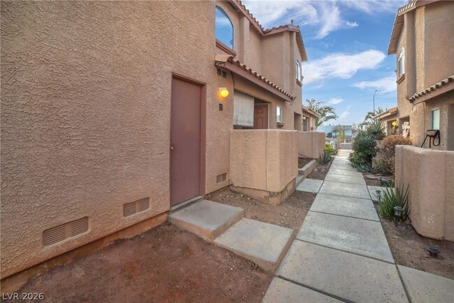 555 Roxella Ln in Las Vegas, NV - Building Photo - Building Photo