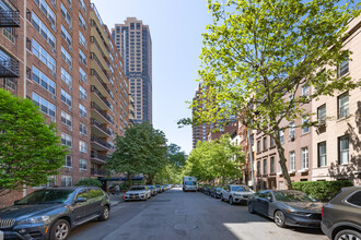 443 E 84th St in New York, NY - Building Photo - Building Photo