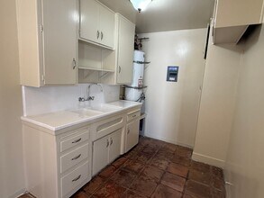 8931 Annetta Ave in South Gate, CA - Building Photo - Building Photo