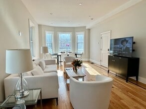 111 Hutchings St in Boston, MA - Building Photo - Building Photo