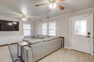 1633 Trinity View St in Irving, TX - Building Photo - Building Photo