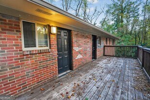 2510 Peachwood Cir NE in Atlanta, GA - Building Photo