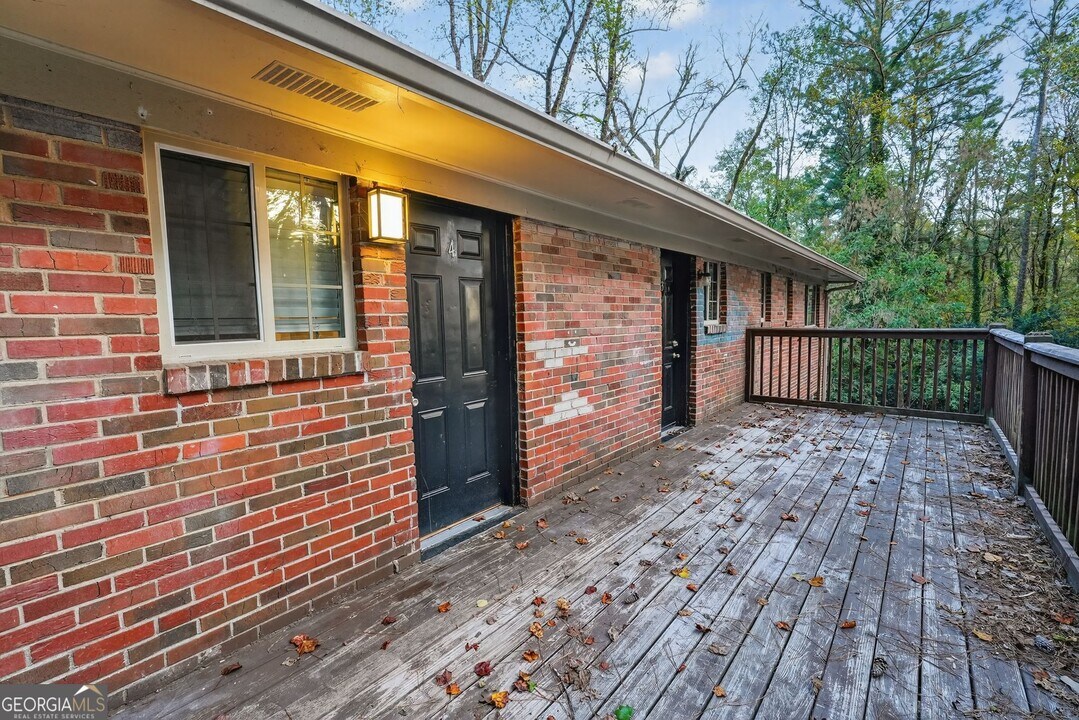 2510 Peachwood Cir NE in Atlanta, GA - Building Photo
