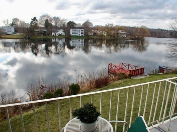 18 Hamilton Rd in Arlington, MA - Building Photo - Building Photo