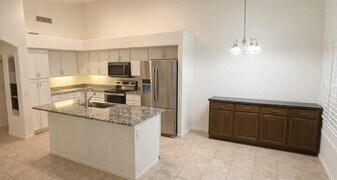 2460 E Whitten St in Chandler, AZ - Building Photo