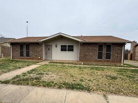 4814 Big Bend Dr in Wichita Falls, TX - Building Photo