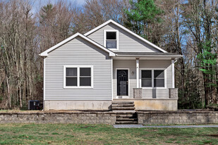 275A Louden Rd in Saratoga Springs, NY - Building Photo