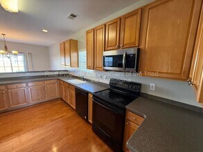 5207 Silverbrook Dr in McLeansville, NC - Building Photo - Building Photo