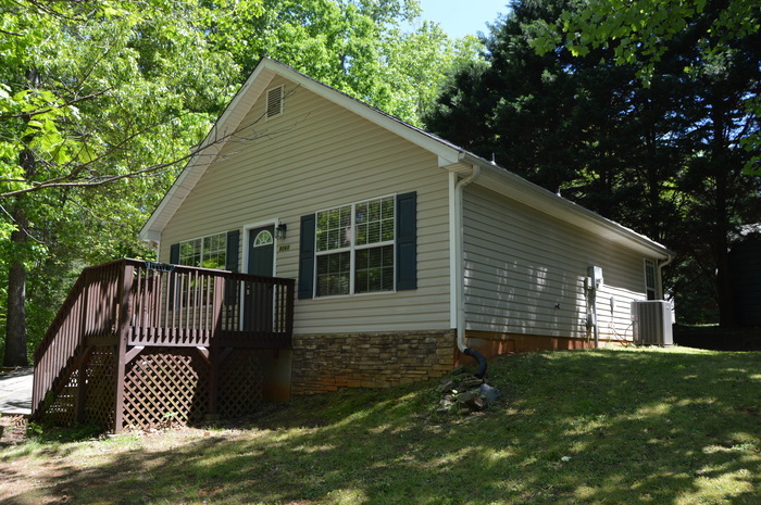 9060 Belaire St in Gainesville, GA - Building Photo