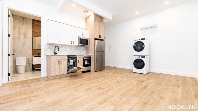 897 New York Ave, Unit 1R in Brooklyn, NY - Foto de edificio - Building Photo