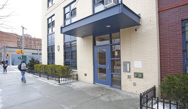 119 Fountain Ave in Brooklyn, NY - Foto de edificio - Building Photo
