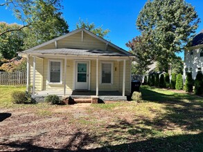 1501 Lomax Ave in Charlotte, NC - Building Photo - Building Photo