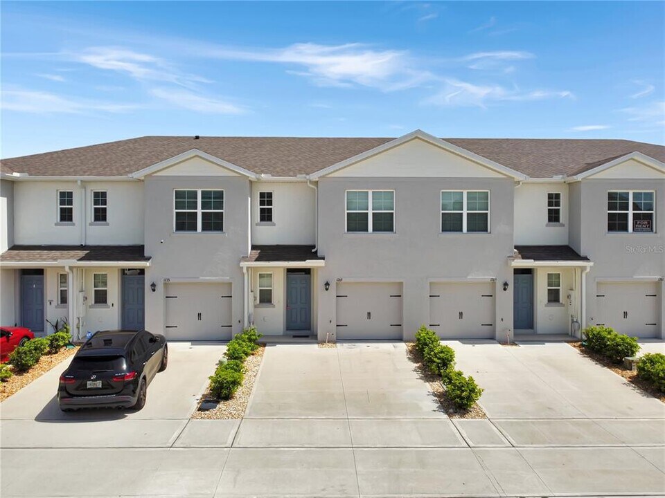 1769 Rock Elm Rd in Davenport, FL - Building Photo