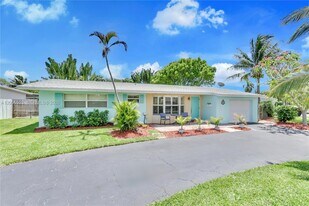 222 SE 11th Ct in Deerfield Beach, FL - Building Photo