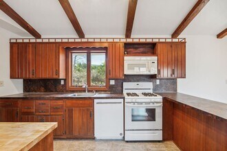 17 Hillside Rd in Gloucester, MA - Building Photo - Building Photo