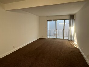 244 5th St, Unit 4 in Seal Beach, CA - Building Photo - Building Photo